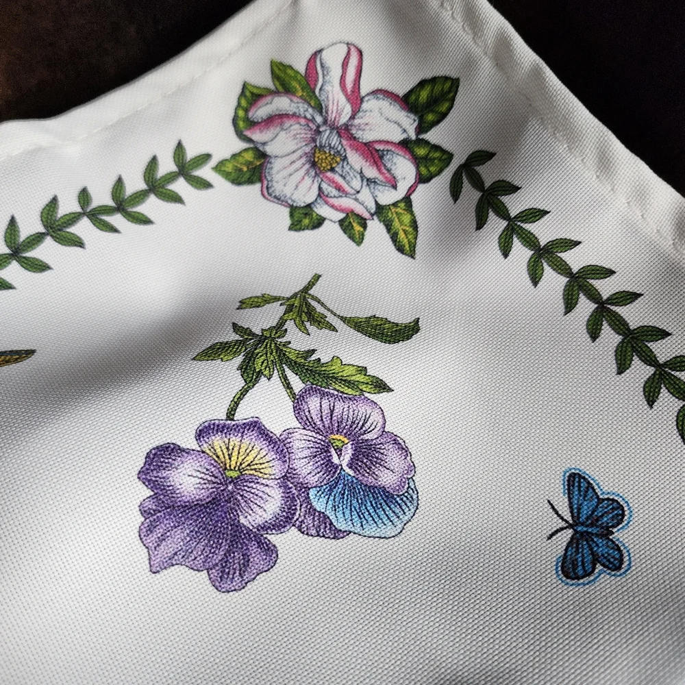Portmeirion Botanical Garden placements and napkins.4 of each. Never used NWOT
